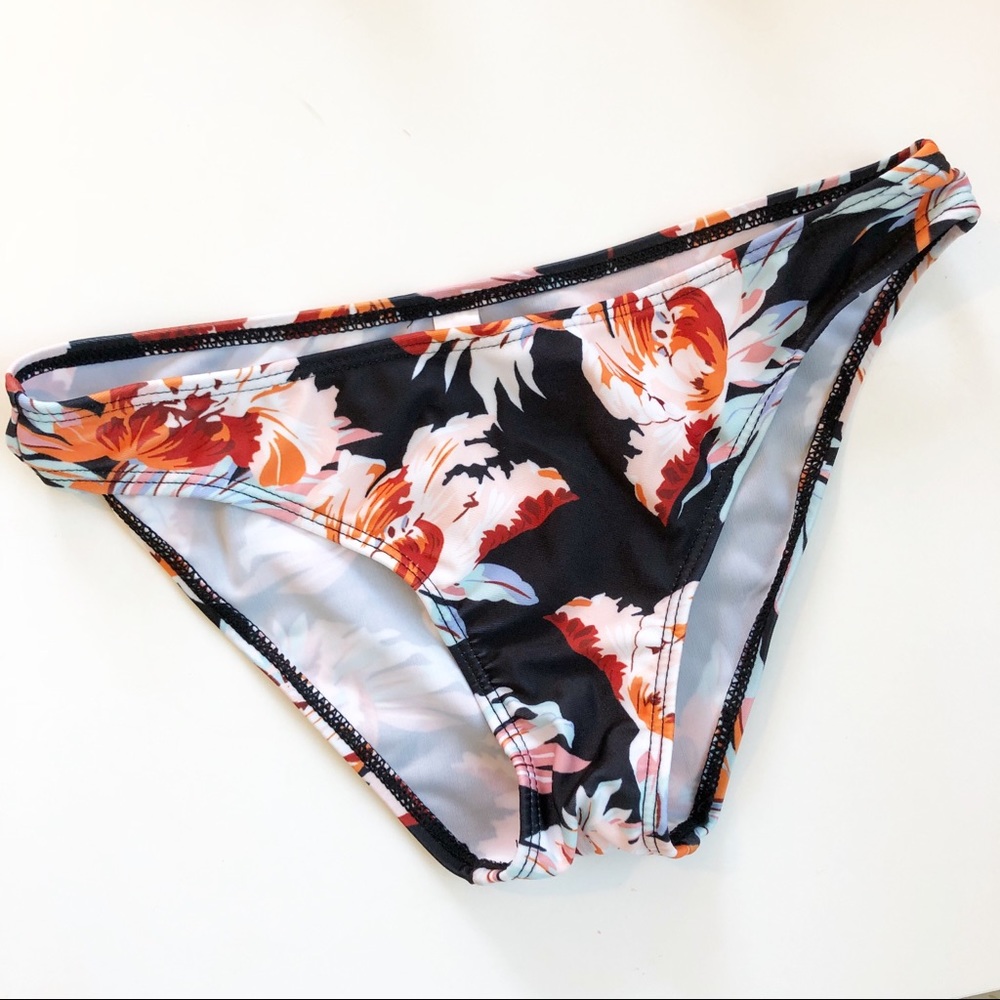 Floral Ruffle Bikini Small - Picture 5 of 7